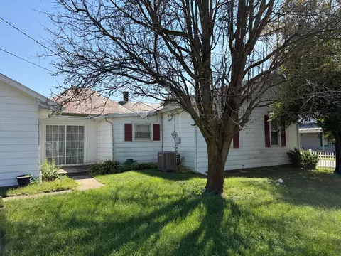 Exterior - 996 3rd St, Logan, OH 43138 photo 2 of 4