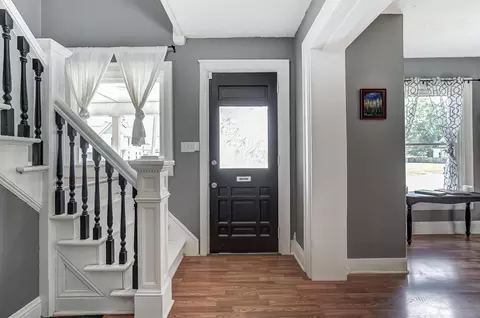 Entry Way - 127 E Grand Ave, Springfield, OH 45505 photo 1 of 9