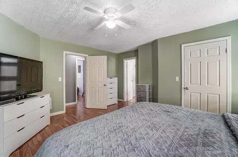 Bedroom - 127 E Grand Ave, Springfield, OH 45505 photo 5 of 7