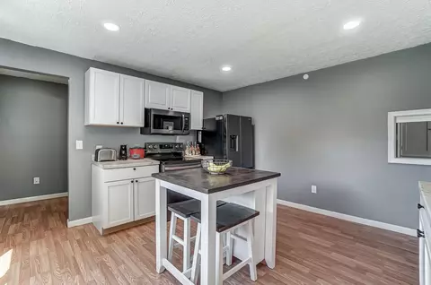Kitchen - 127 E Grand Ave, Springfield, OH 45505 photo 4 of 5