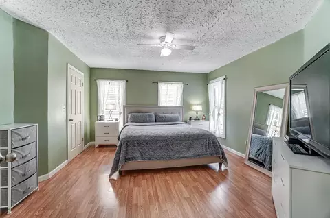 Bedroom - 127 E Grand Ave, Springfield, OH 45505 photo 4 of 7