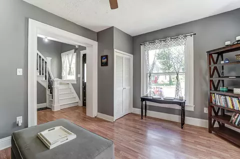 Entry Way - 127 E Grand Ave, Springfield, OH 45505 photo 4 of 9