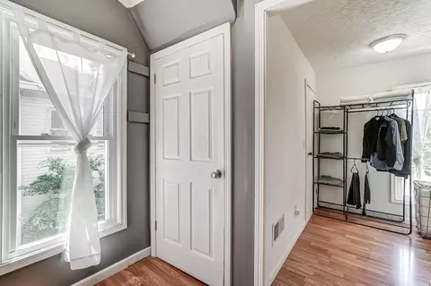 Entry Way - 127 E Grand Ave, Springfield, OH 45505 photo 9 of 9