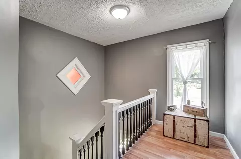 Entry Way - 127 E Grand Ave, Springfield, OH 45505 photo 8 of 9