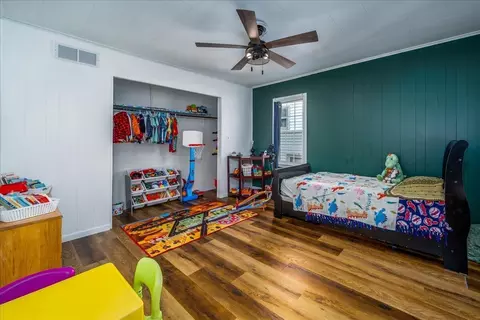 Bedroom - 136 Hayward Ave, Circleville, OH 43113 photo 3 of 5