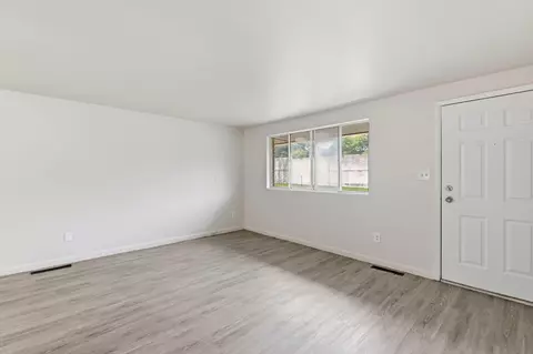 Living - 3596 E Dublin Granville Rd, Westerville, OH 43081 photo 2 of 8