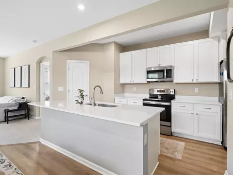 Kitchen - 36 Oldham Ct, Delaware, OH 43015 photo 3 of 5