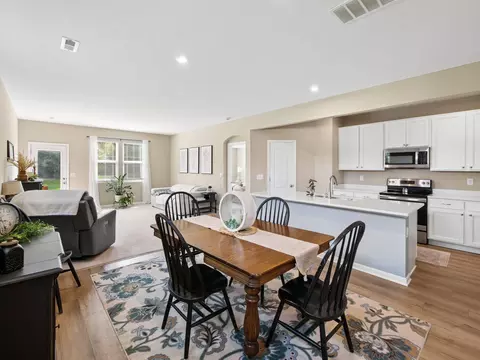 Dining - 36 Oldham Ct, Delaware, OH 43015 photo 1 of 4