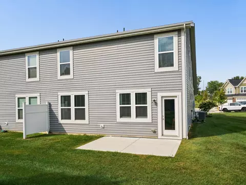 Exterior - 36 Oldham Ct, Delaware, OH 43015 photo 5 of 6