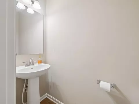 Bath - 36 Oldham Ct, Delaware, OH 43015 photo 1 of 2