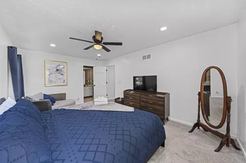 Bedroom - 5515 Glasgow Pl, Columbus, OH 43235 photo 1 of 11