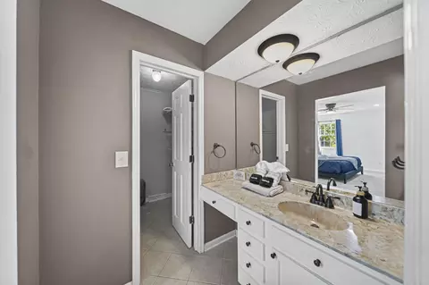 Bath - 5515 Glasgow Pl, Columbus, OH 43235 photo 4 of 8