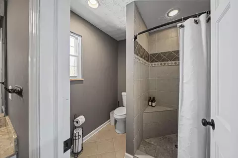 Bath - 5515 Glasgow Pl, Columbus, OH 43235 photo 5 of 8