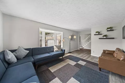 Living - 5515 Glasgow Pl, Columbus, OH 43235 photo 2 of 7