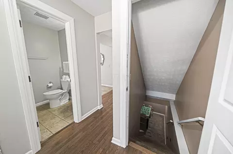 Entry Way - 5515 Glasgow Pl, Columbus, OH 43235 photo 15 of 16