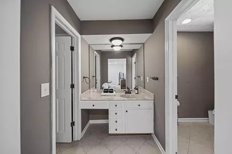 Bath - 5515 Glasgow Pl, Columbus, OH 43235 photo 2 of 8