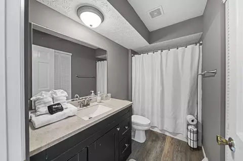 Bath - 5515 Glasgow Pl, Columbus, OH 43235 photo 8 of 8
