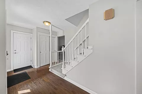 Entry Way - 5515 Glasgow Pl, Columbus, OH 43235 photo 4 of 16