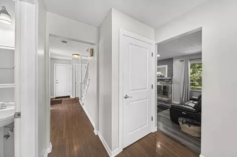 Entry Way - 5515 Glasgow Pl, Columbus, OH 43235 photo 8 of 16