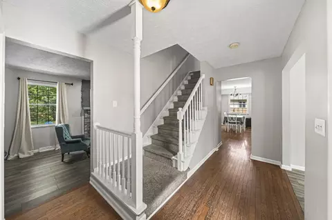 Entry Way - 5515 Glasgow Pl, Columbus, OH 43235 photo 3 of 16
