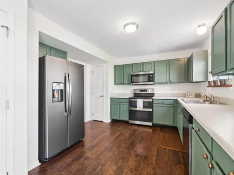 Kitchen - 5560 Boucher Dr, Orient, OH 43146 photo 2 of 3