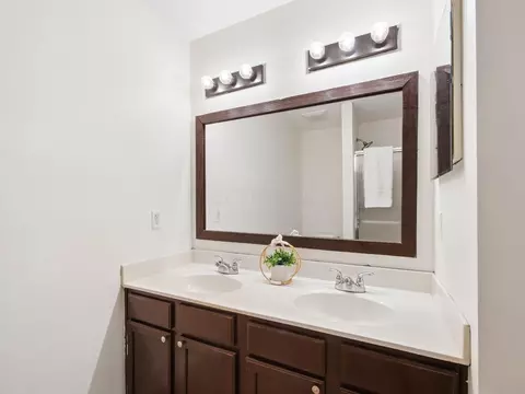 Bath - 5560 Boucher Dr, Orient, OH 43146 photo 3 of 4