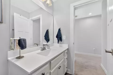 Bath - 401 Pagoda Loop, Delaware, OH 43015 photo 7 of 10