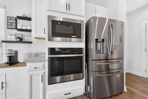 Kitchen - 401 Pagoda Loop, Delaware, OH 43015 photo 5 of 5