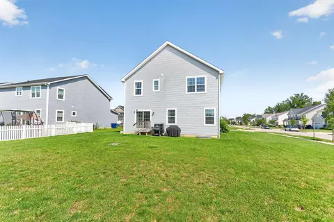 Exterior - 401 Pagoda Loop, Delaware, OH 43015 photo 8 of 8