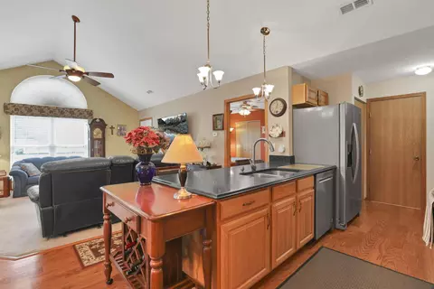 Kitchen - 2018 Farmbrook Cir N, Grove City, OH 43123 photo 9 of 9
