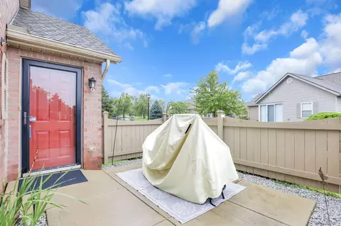Exterior - 2018 Farmbrook Cir N, Grove City, OH 43123 photo 9 of 13