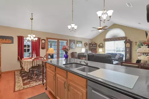 Kitchen - 2018 Farmbrook Cir N, Grove City, OH 43123 photo 2 of 9
