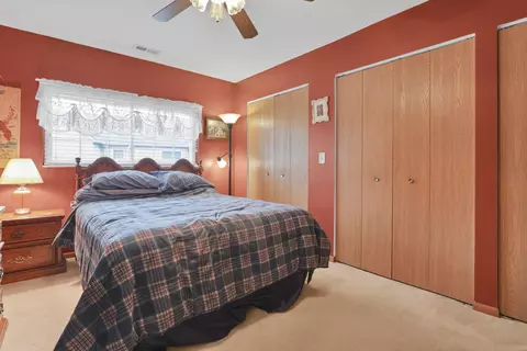 Bedroom - 2018 Farmbrook Cir N, Grove City, OH 43123 photo 4 of 6