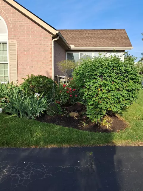 Exterior - 2018 Farmbrook Cir N, Grove City, OH 43123 photo 6 of 13