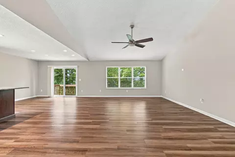 Living - 247 Jay Ct, Delaware, OH 43015 photo 2 of 8
