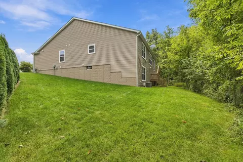 Exterior - 247 Jay Ct, Delaware, OH 43015 photo 7 of 8