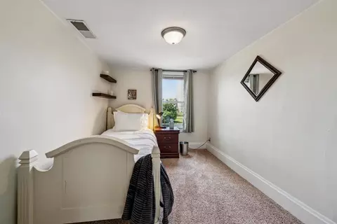 Bedroom - 98 Potter St, Delaware, OH 43015 photo 5 of 7
