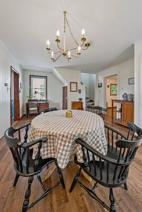Dining - 98 Potter St, Delaware, OH 43015 photo 2 of 2