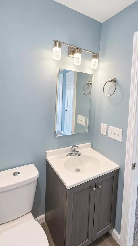 Bath - 575 Darius St, Marion, OH 43302 photo 1 of 3
