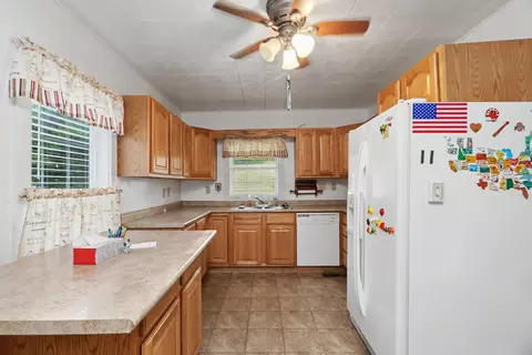 Kitchen - 114 Enterprise St, Edison, OH 43320 photo 1 of 2