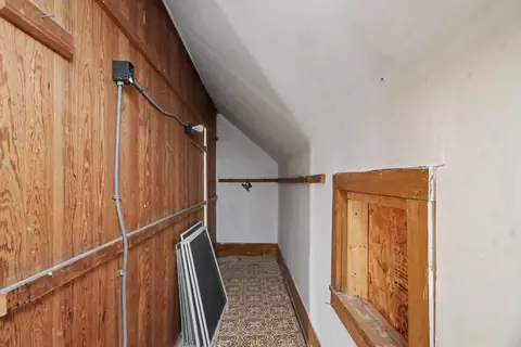 Entry Way - 114 Enterprise St, Edison, OH 43320 photo 4 of 4