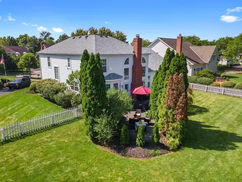 7166 Brooks Close, New Albany, OH 43054