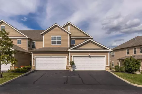 3741 Birkland Cir, Lewis Center, OH 43035