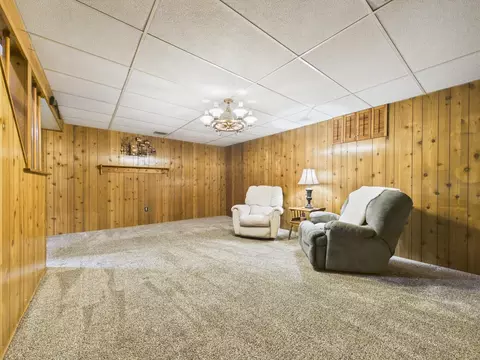 Living - 914 Rutter Ave, Lancaster, OH 43130 photo 7 of 7