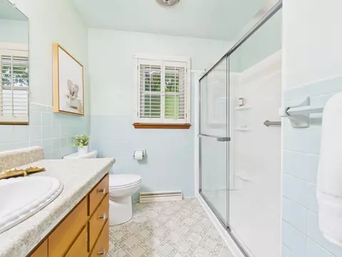 Bath - 914 Rutter Ave, Lancaster, OH 43130 photo 2 of 3