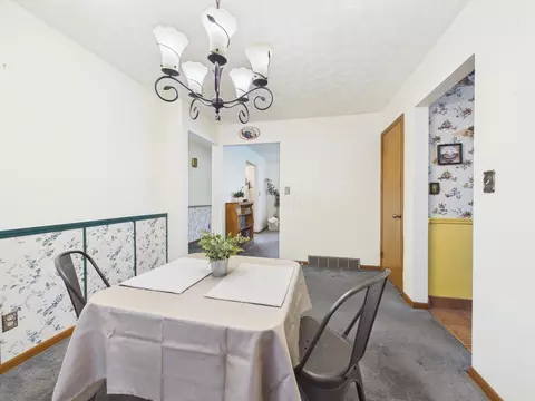 Dining - 914 Rutter Ave, Lancaster, OH 43130 photo 3 of 3