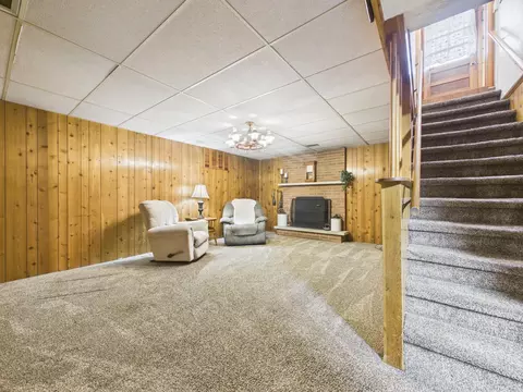 Living - 914 Rutter Ave, Lancaster, OH 43130 photo 5 of 7