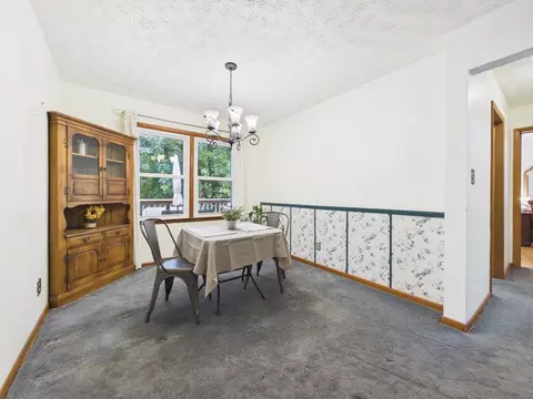 Dining - 914 Rutter Ave, Lancaster, OH 43130 photo 2 of 3