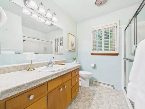 Bath - 914 Rutter Ave, Lancaster, OH 43130 photo 1 of 3