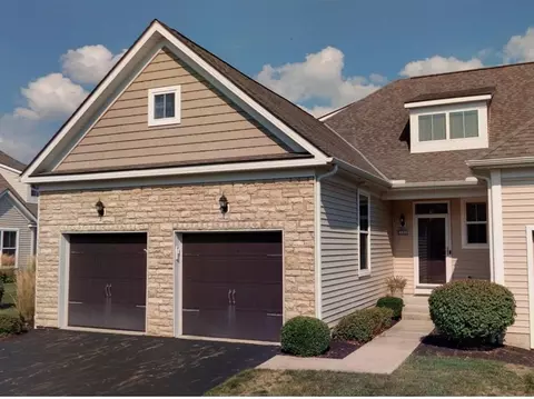 4610 Stoneworth Dr #57, Hilliard, OH 43026